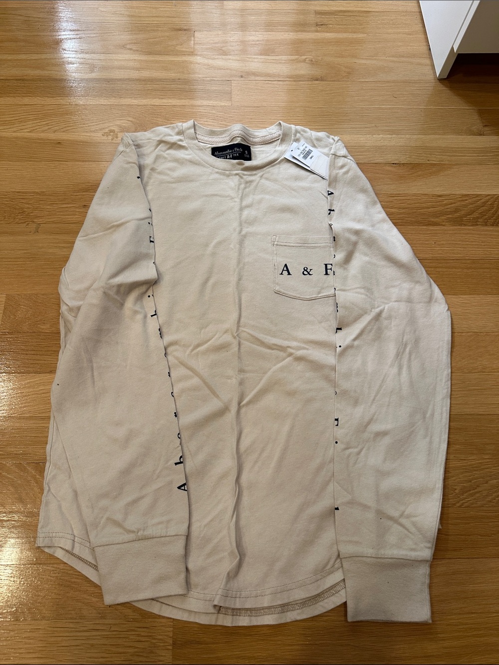 Abercrombie & Fitch Men's Long-Sleeve Pocket Tee - Cream